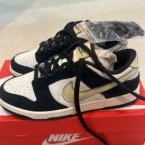 NIB W Nike dunk low LX black-team gold-coconut milk size 9.5